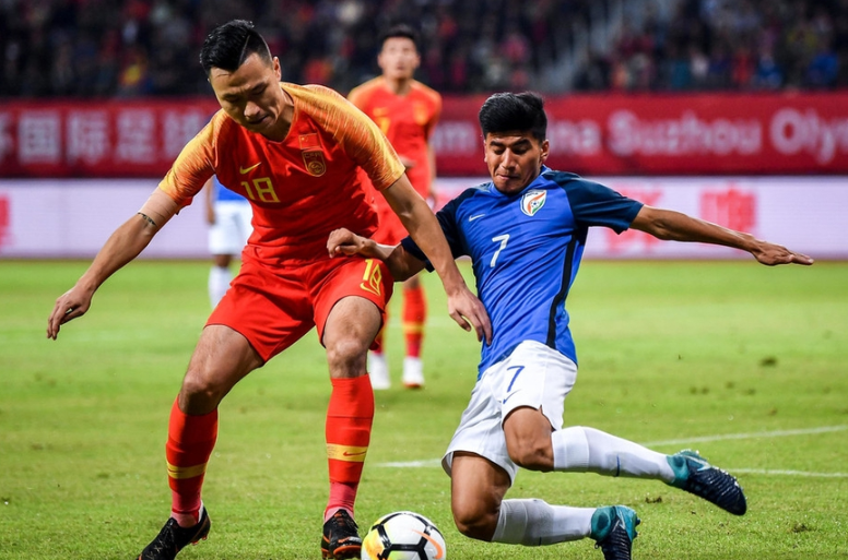 包含亚洲杯最新形势：武汉三镇高居榜首，圣安东尼奥马刺强势追赶，冠军归属成迷的词条